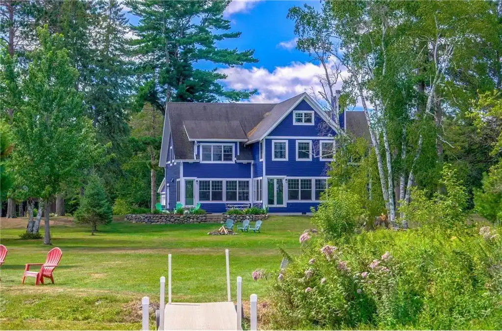 Lovely Fully Furnished Lake Home