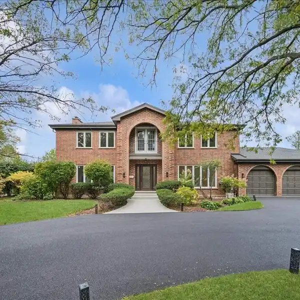 LUXURIOUS PRIMARY SUITE WITH UPDATED SPA-LIKE BATH & WALK-IN CLOSET