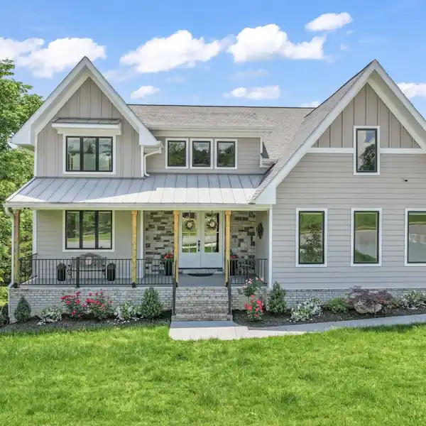 INCREDIBLE OPEN-PLAN HOME IN A GATED COMMUNITY
