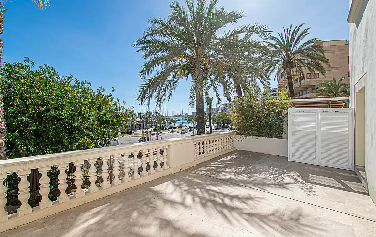 Modern Design Apartment with Spectacular Sea Views in Palma