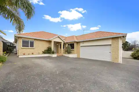 Low-Maintenance Family Home in Peaceful Community