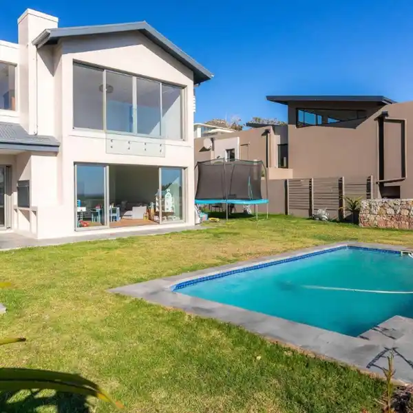 CONTEMPORARY ELEGANCE WITHIN STONEHURST MOUNTAIN ESTATE