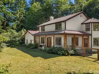 Private Vashon Island Retreat with Studio Space