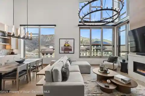 Effortless Mountain Luxury Penthouse