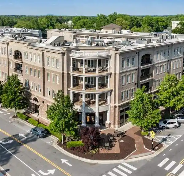 LUXURY DOWNTOWN CONDO