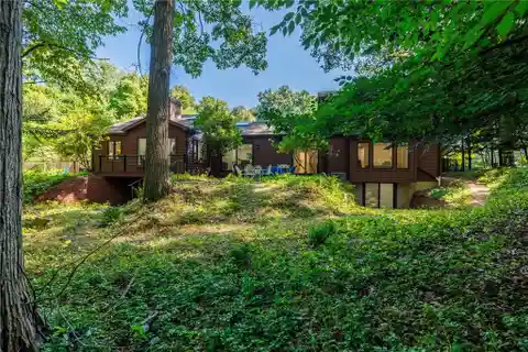 Architect-Designed Midcentury Gem in Nature Sanctuary