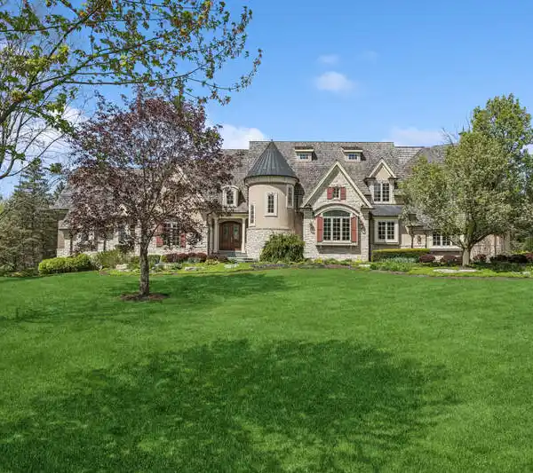 EUROPEAN ELEGANCE MEETS PRIVATE, SCENIC SANCTUARY