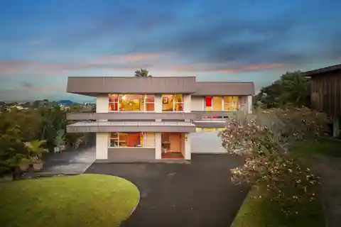 Divine and Iconic 1970’s Residence