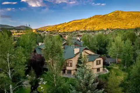 Beautifully Furnished Waterstone Townhome