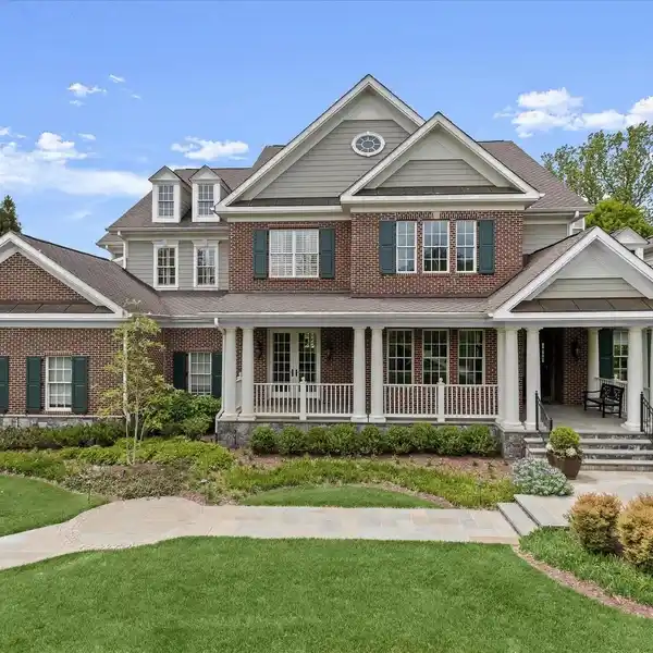 EXQUISITELY REMODELED LUXURY HOME WITH POOL