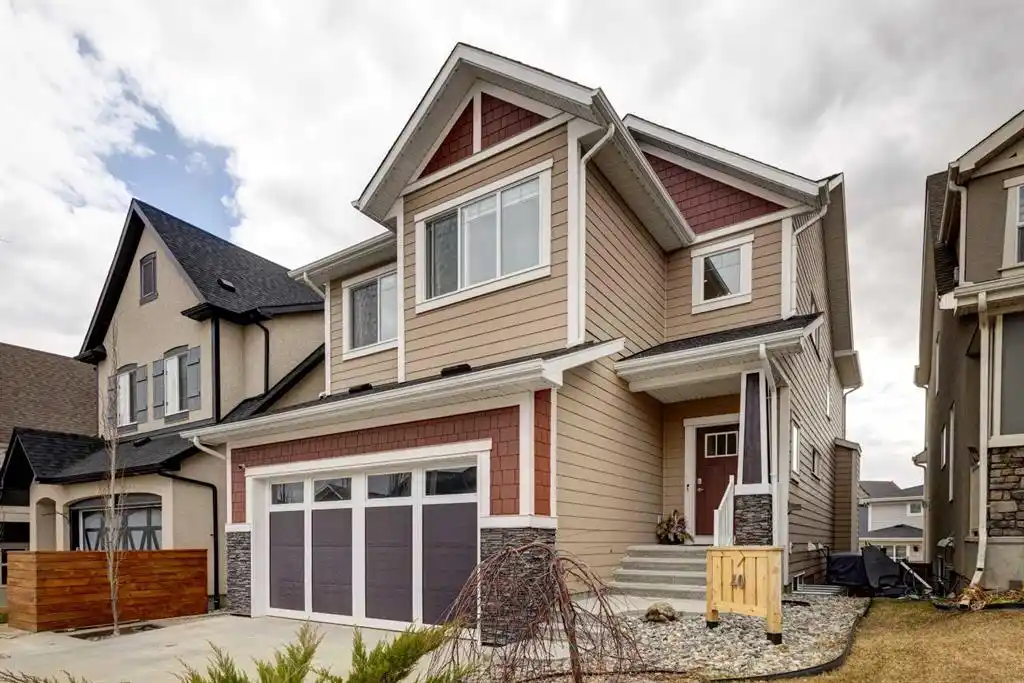Luxury Lake Community Living at 40 Masters Way