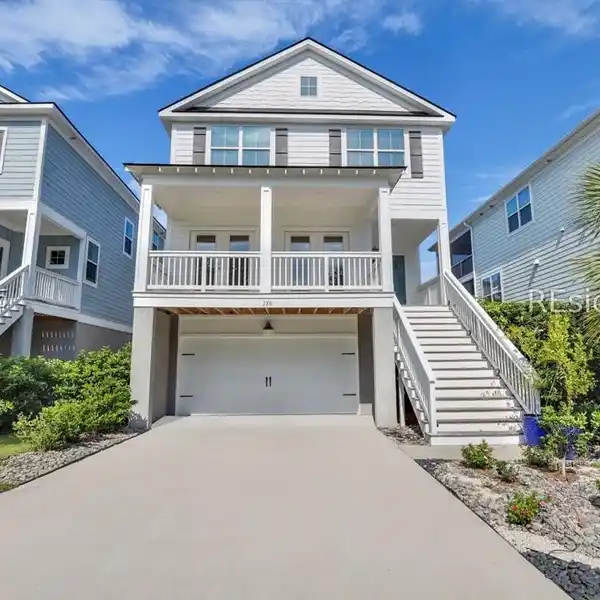 VERSATILE PROPERTY STEPS TO THE BEACH