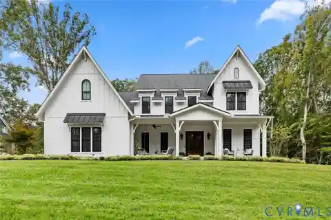 Sophisticated Custom-Designed Pacific Farmhouse