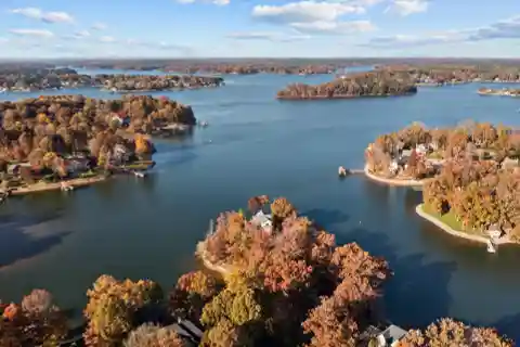 Pristine Waterfront Gem in Lake Paradise