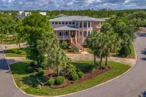 Coastal Living with Luxury and Convenience