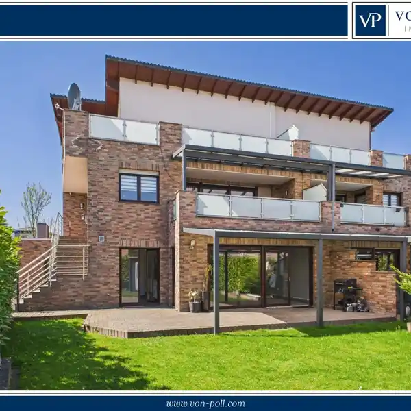 MODERN TWO-FAMILY HOUSE IN PRIME LOCATION