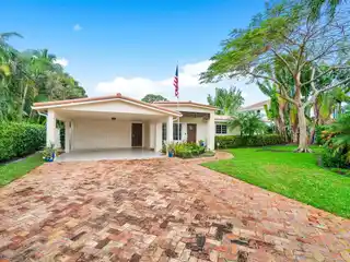 Exquisite Home in Lake Ida