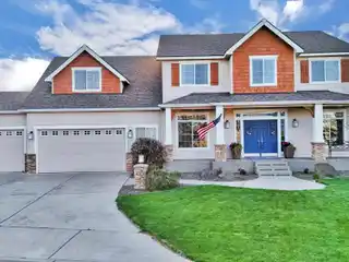 Spacious Home on a Beautiful Cul-de-sac Lot