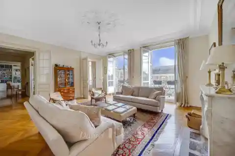 Beautiful Apartment in a Rare Haussmannian Building