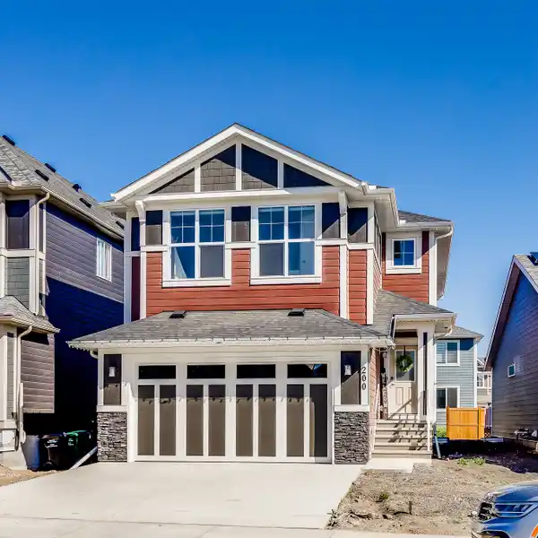 MODERN FAMILY HOME WITH SPACIOUS BONUS ROOM