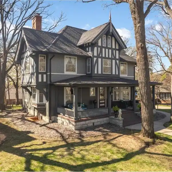 HISTORIC HOME IN SAINT ANTHONY PARK