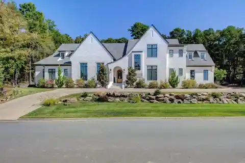 Private Estate with Resort-Style Pool
