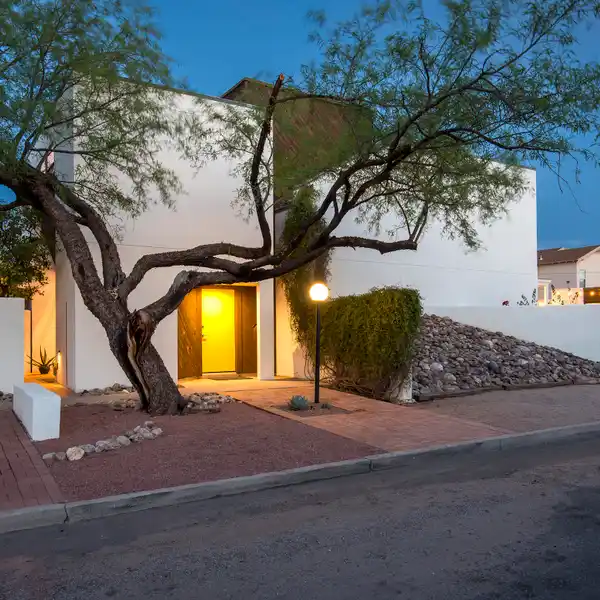 STRIKING ARCHITECTURALLY SIGNIFICANT HOME