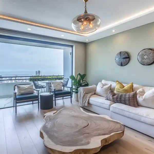 LUXURY APARTMENT WITH PANORAMIC OCEANFRONT VIEWS