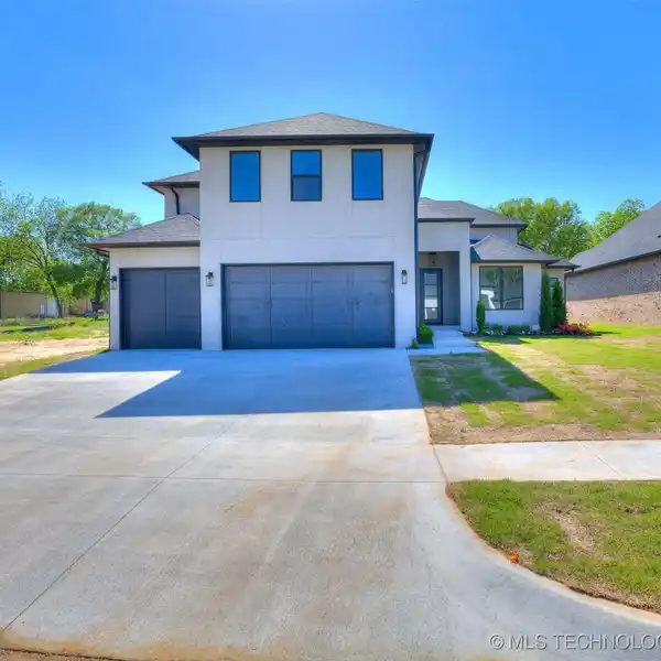 SPACIOUS NEW CONSTRUCTION IN THE ESTATES AT RITZ HOLLOW