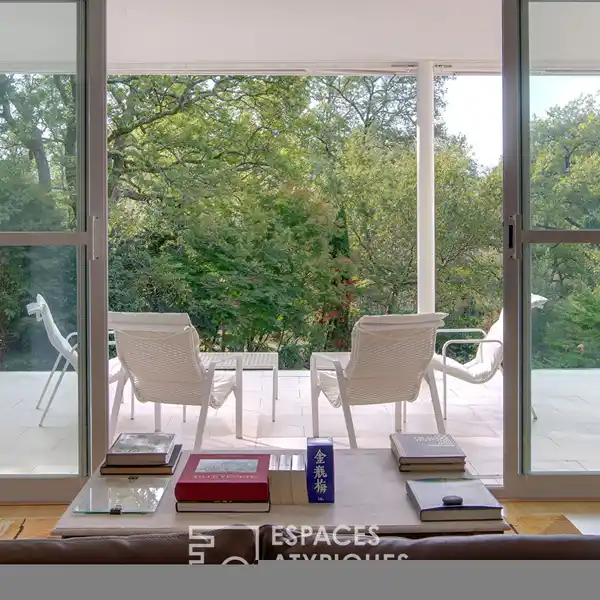 UNIQUE VILLA IN THE SOUGHT-AFTER CHANTACO GOLF COURSE DISTRICT