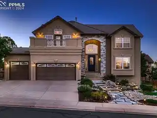 Beautiful Custom Home at the Top of Mountain Shadows