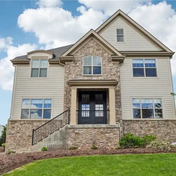 LUXURY AND COMFORT IN AN UNBEATABLE LOCATION