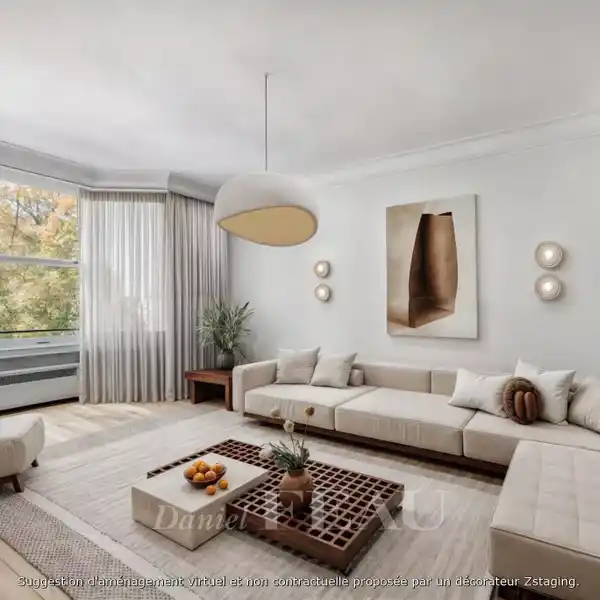 SPACIOUS 1930S APARTMENT WITH FIREPLACE CHARM