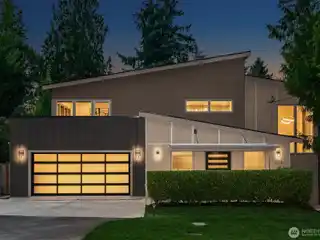 Custom Modern Home on a Sunny Flat Lot