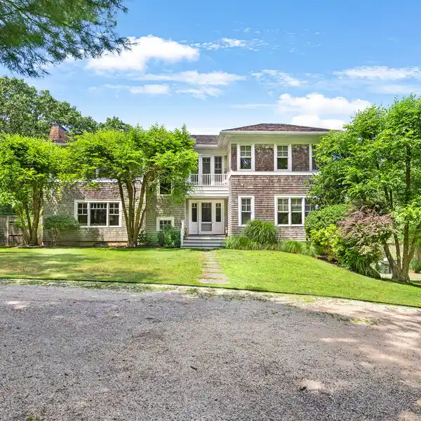 ATTRACTIVE FOUR BEDROOM TRADITIONAL HOME FOR RENT