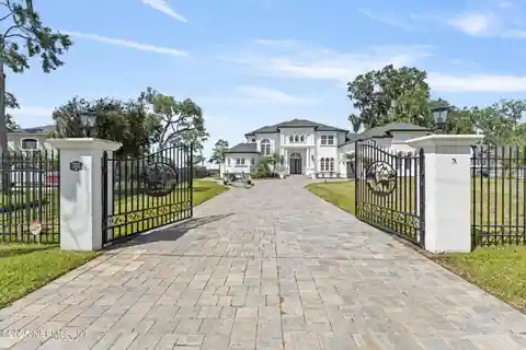 Extraordinary Riverfront Sanctuary