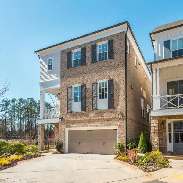 EXQUISITE RESIDENCE IN THE HEART OF DOWNTOWN ALPHARETTA