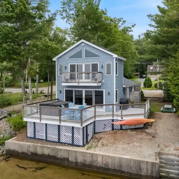 COZY WATERFRONT HOME WITH LOFT