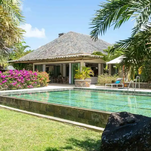 EXCEPTIONAL VILLA SET ON A GENEROUS PLOT