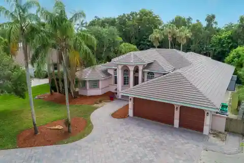 Gorgeous Pool Home on a Private Cul-de-sac