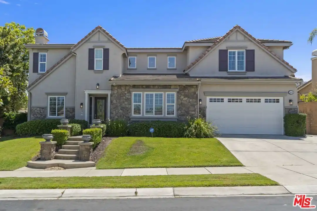 Newly Remodeled Custom Home in the Retreat