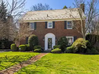 Georgian Colonial in Old Canterbury