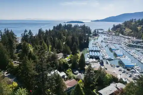 Beautiful Eagle Harbour Bungalow