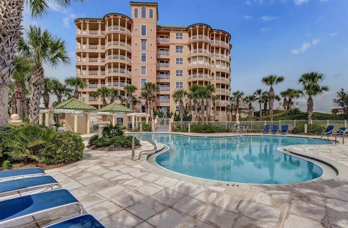 Highly Sought-after 7th Floor Luxury Oceanfront Penthouse