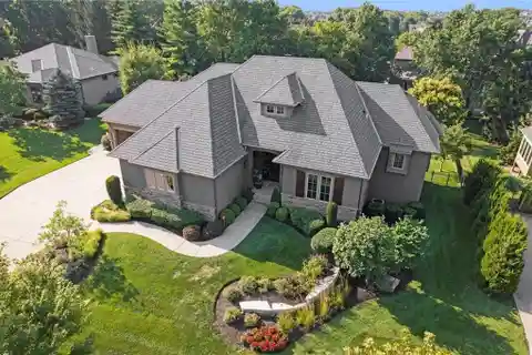 Gorgeous Pool Home