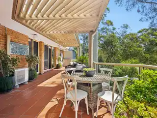 House-Like Apartment with Serene Views over Flat Rock Gully