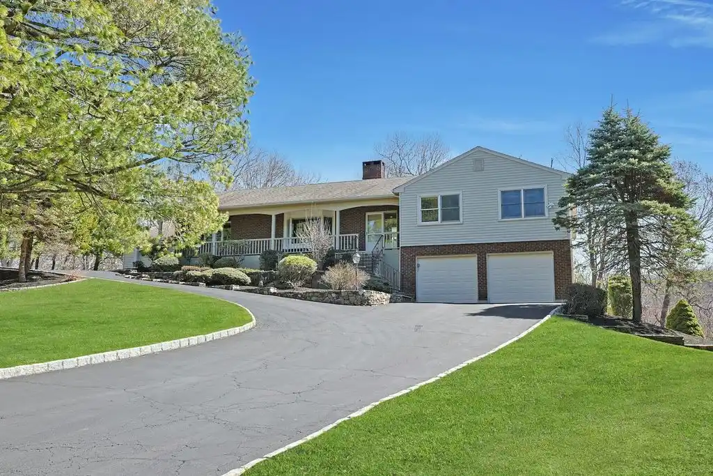 Sprawling Ranch in a Peaceful Neighborhood