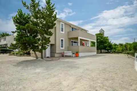 Bayfront Top-Floor Condo