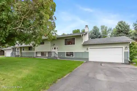 Two Homes in One on 3.32 Acres