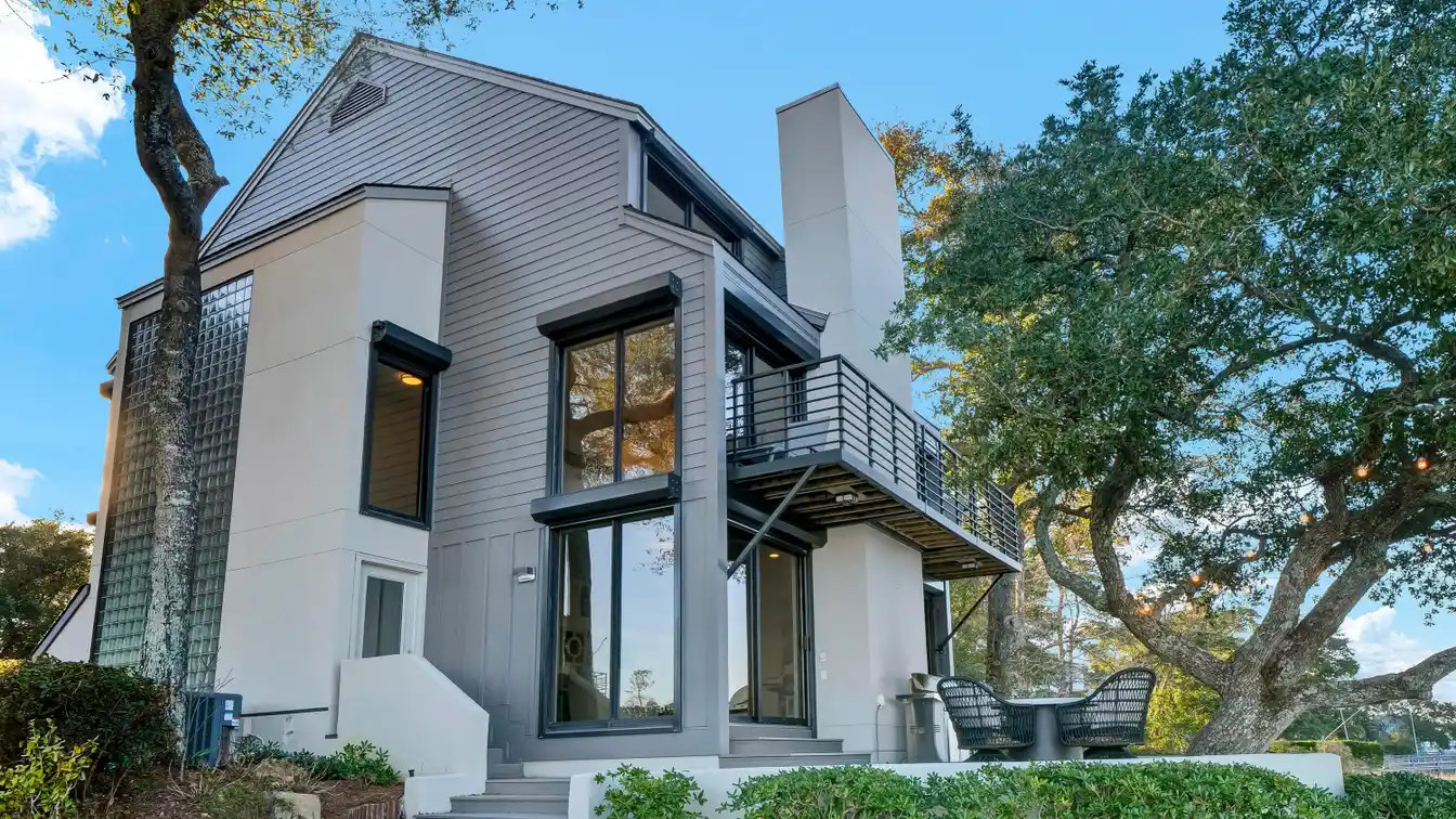 Premier Unit in Sought-after Bradley Oaks